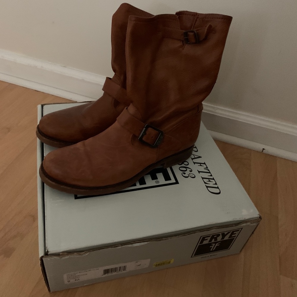 Frye Veronica short